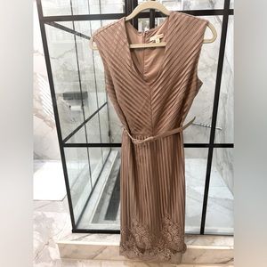 NWOT NEW YORK & COMPANY EVA MENDES Sleeveless Striped Lace Dress w Belt - Nude 6